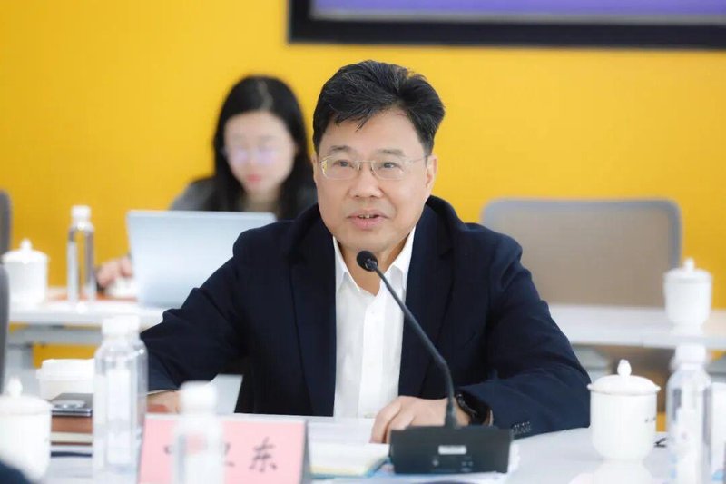  刘千伟调研上海建工；智能建造基地亮点频现；创新合作前景广阔。 IT技术 刘千伟调研上海建工；智能建造基地亮点频现；创新合作前景广阔。 IT技术