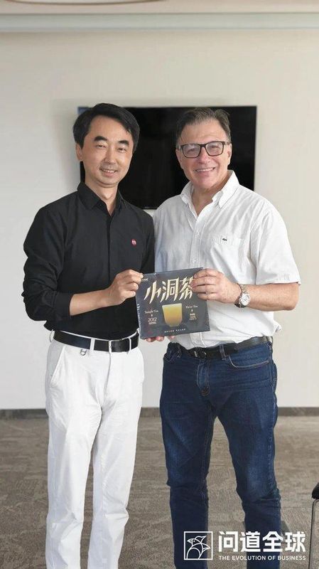  古巴经济困境中，五星酒店林立却民众难觅肉食；资源丰富却基建崩坏，外汇黑市汇率失控。 新闻