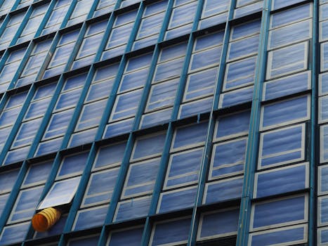  曹德旺交棒曹晖；福耀玻璃逆风飘扬，净利润大幅增长；二次创业开启新征程。 股票财经 曹德旺交棒曹晖；福耀玻璃逆风飘扬，净利润大幅增长；二次创业开启新征程。 股票财经