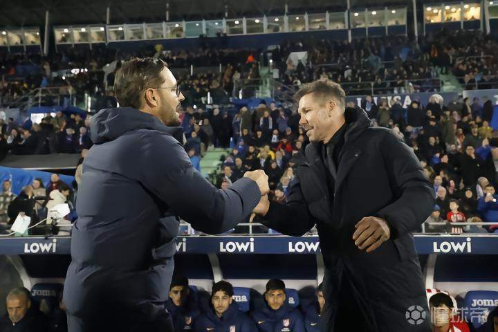  欧洲足坛视角下的英超革命：定位球战术与技术足球的世纪之争 体育新闻